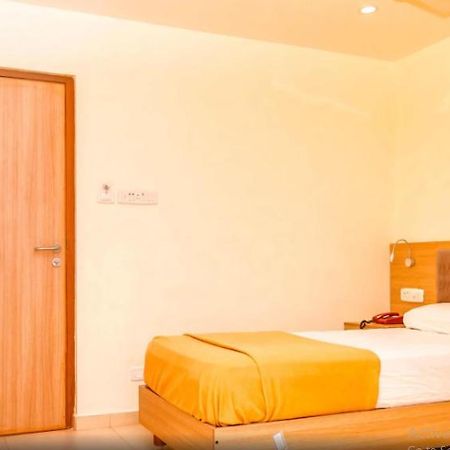 Sai Vignesh Rooms And Lodge Tiruvannāmalai Exterior foto