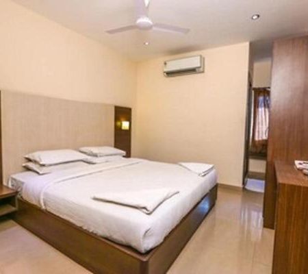 Sai Vignesh Rooms And Lodge Tiruvannāmalai Exterior foto
