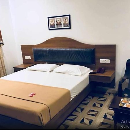 Sai Vignesh Rooms And Lodge Tiruvannāmalai Exterior foto