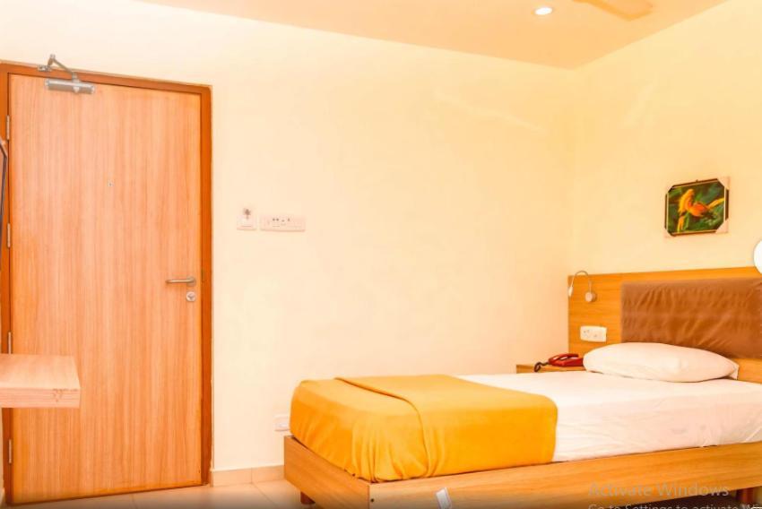Sai Vignesh Rooms And Lodge Tiruvannāmalai Exterior foto